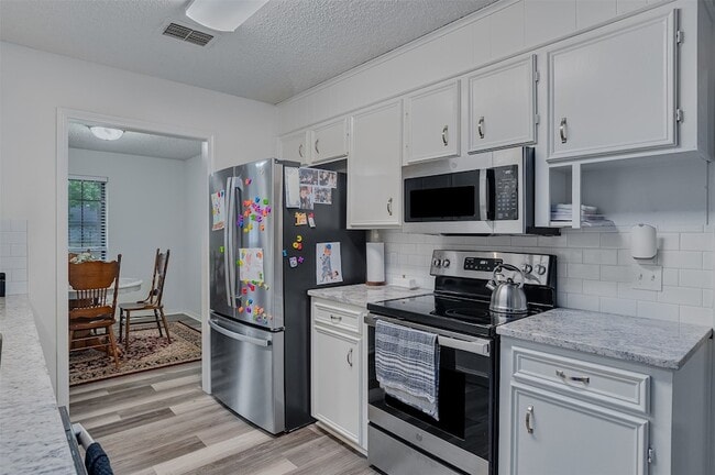 Building Photo - 130 Elmview Ln