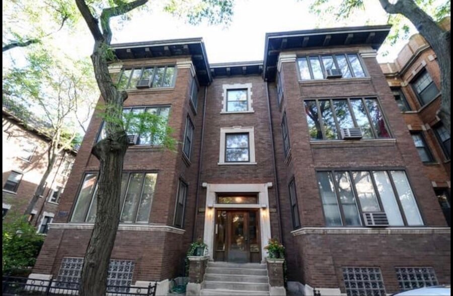 Building Photo - 3741 N Pine Grove Ave