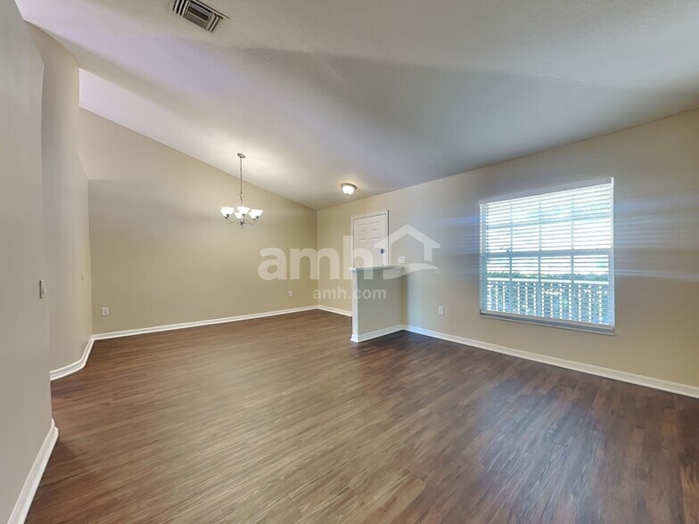 Building Photo - 24801 Black Creek Ct