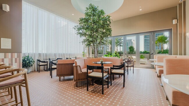 Building Photo - 698 N Miami Ave