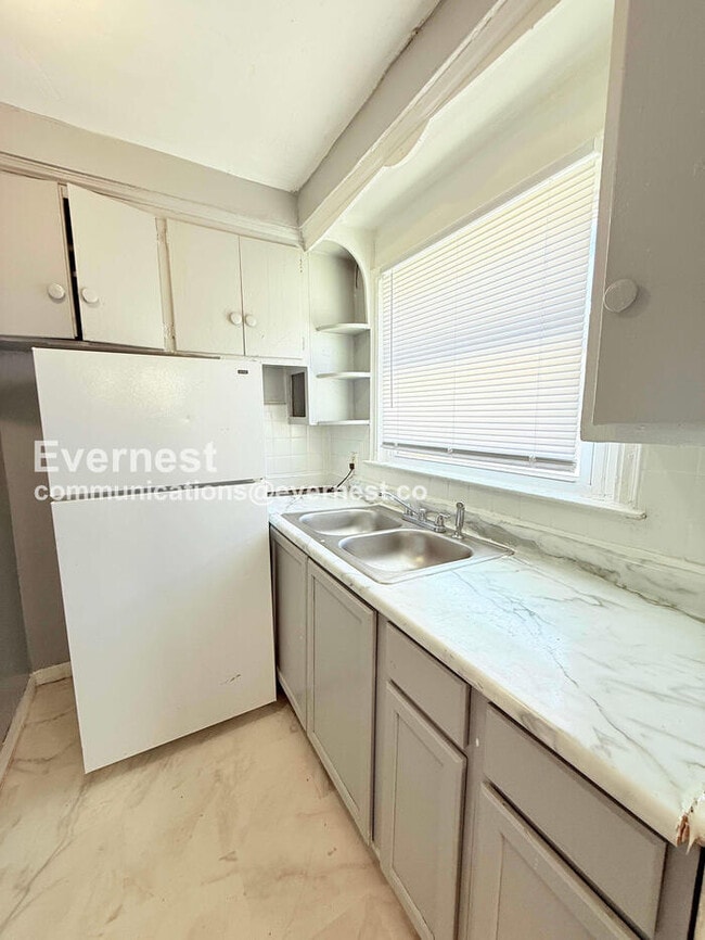 Building Photo - 12131 Schaefer Hwy