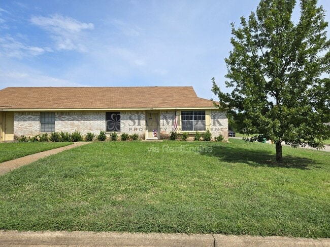 Primary Photo - 230 Kettler Dr