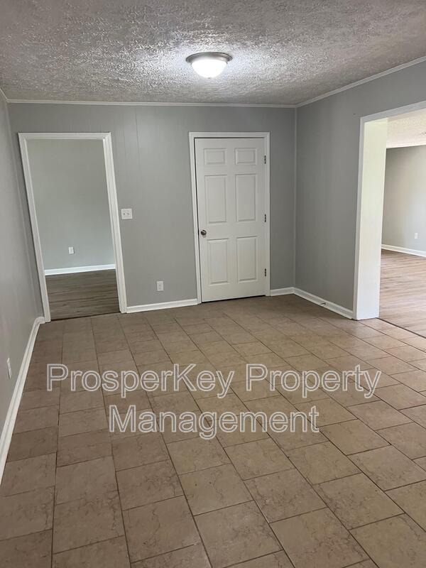 Building Photo - 5021 Greensboro Ct