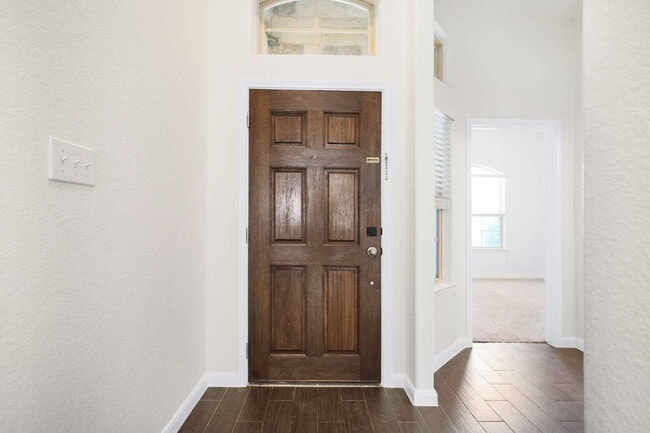 Building Photo - "Charming 3-Bedroom Oasis with 2 Baths in ...