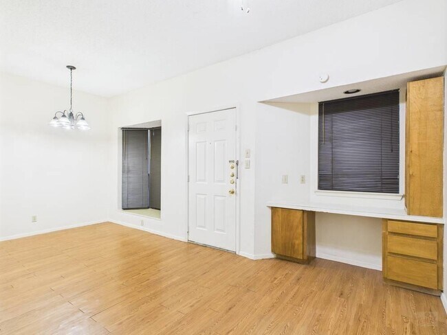 Building Photo - 3316 Guadalupe St