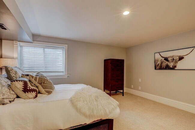 Building Photo - 2105 S Fillmore St