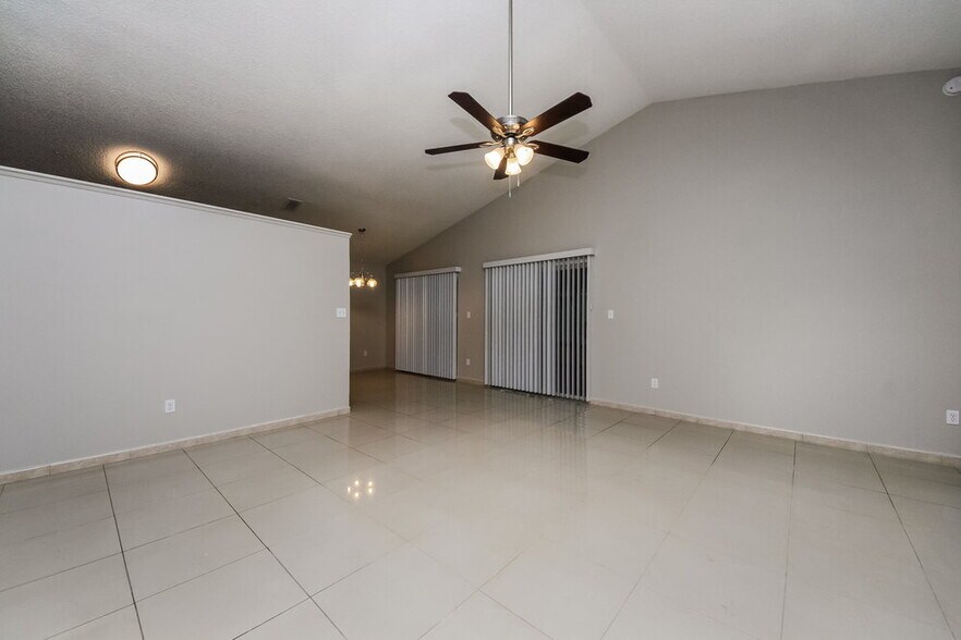 Building Photo - 11925 Hatcher Cir