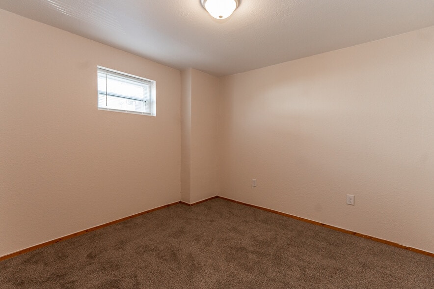 Building Photo - 217 Kaercher St