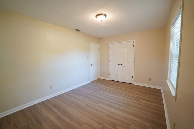 Building Photo - 109 W Fourteenth St