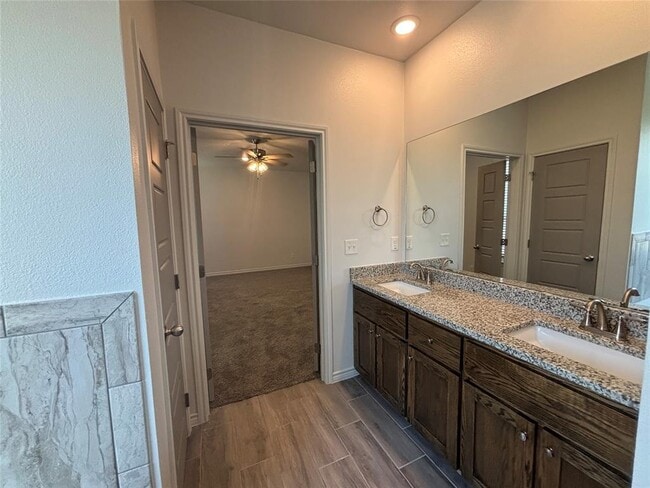 Building Photo - 725 Freedom Cir