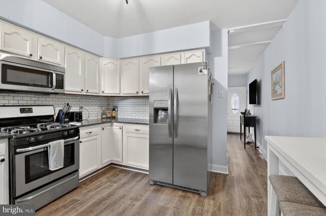 Building Photo - 2440 E Gordon St