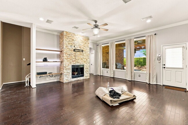 Building Photo - 17915 Creek Bluff Ln
