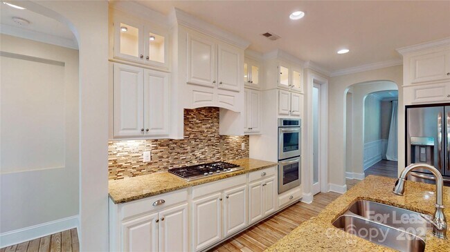 Building Photo - 11052 Preservation Park Dr