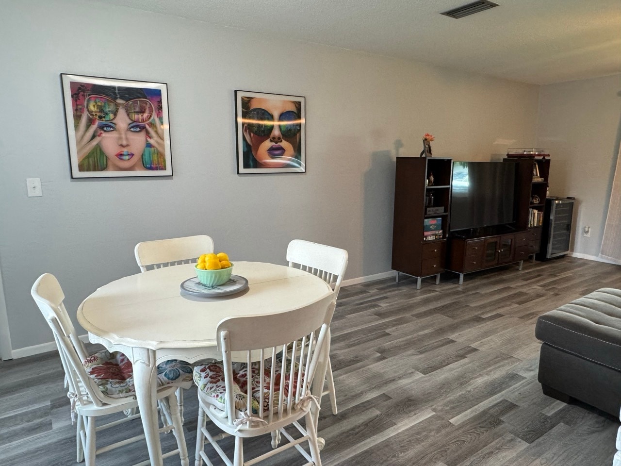 Nook and Family Room - 1063 Wexford Way