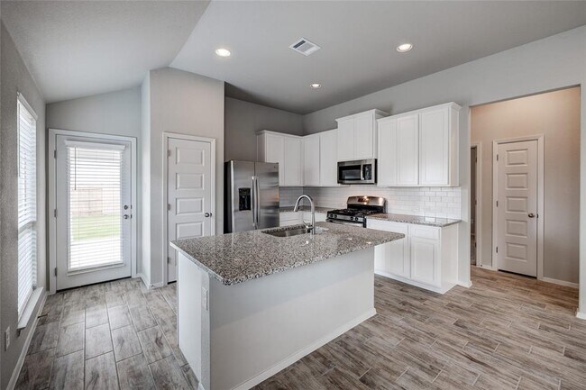 Building Photo - 120 Lyndon Dr