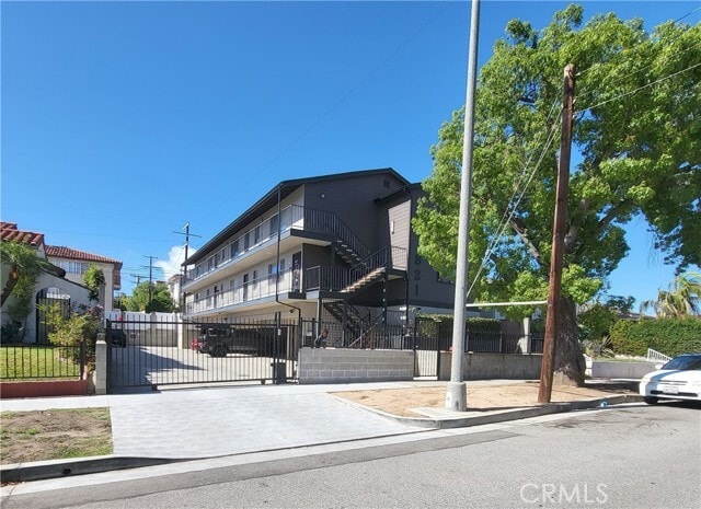 Primary Photo - 819 S Meyler St