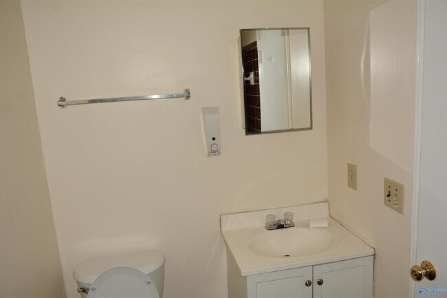 Building Photo - 6231 Maywick Dr NW