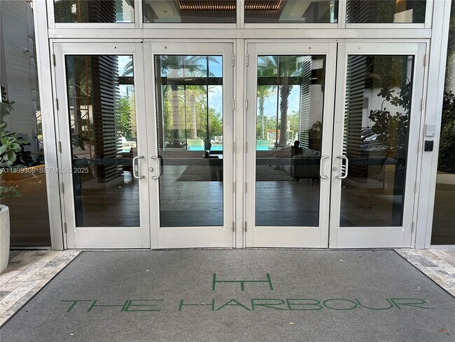 Building Photo - 16385 Biscayne Blvd