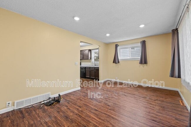 Building Photo - 5394 Drayton Rd