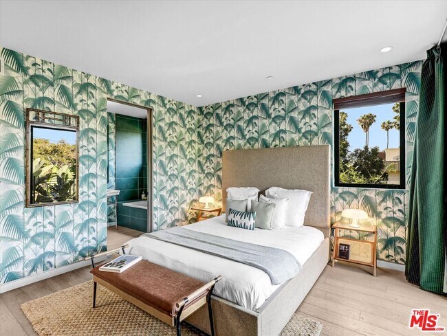 Building Photo - 1724 N Sierra Bonita Ave