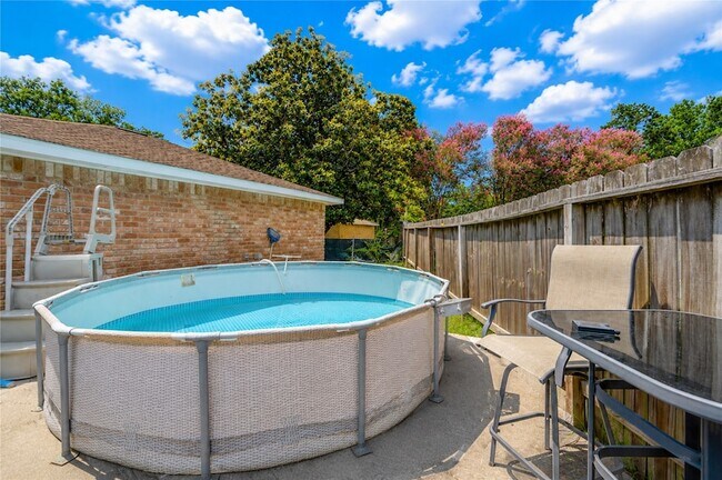 Building Photo - 16019 Fathom Ln