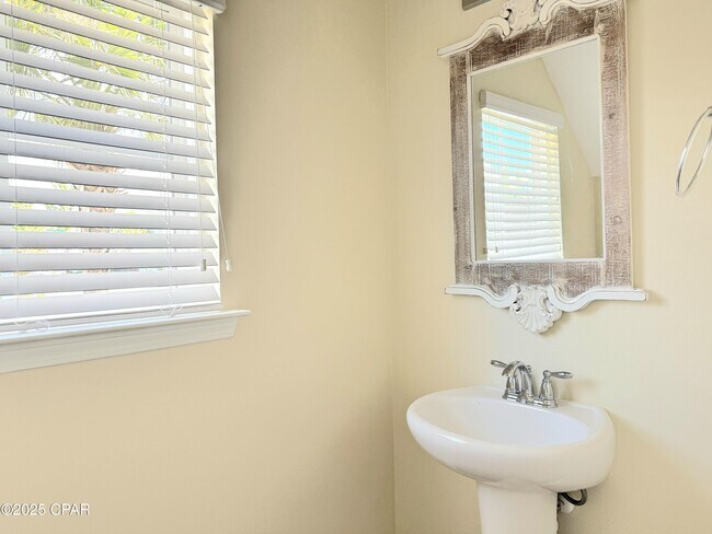 Building Photo - 100 Barefoot Falls
