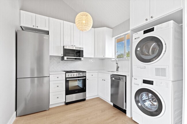 Floorplan - 3075 Broadway St