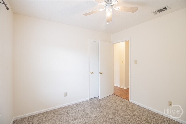 Building Photo - 148 Country Walk Cir