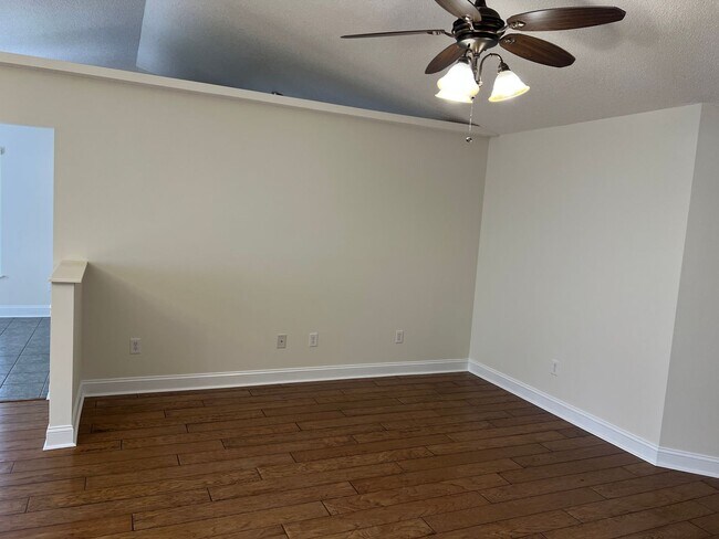 Building Photo - 154 Regency Dr