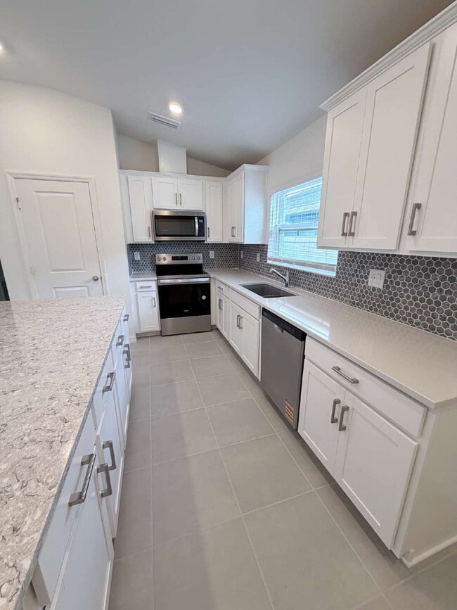 Building Photo - 524 Carya Wy