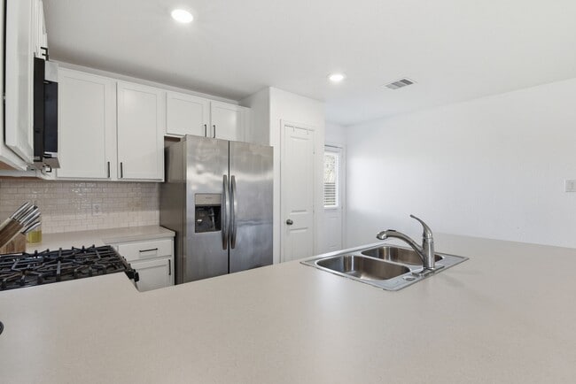 Building Photo - 14427 Woodcott Warren Wy