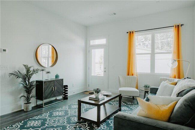 Building Photo - 117 Mayson Ave NE