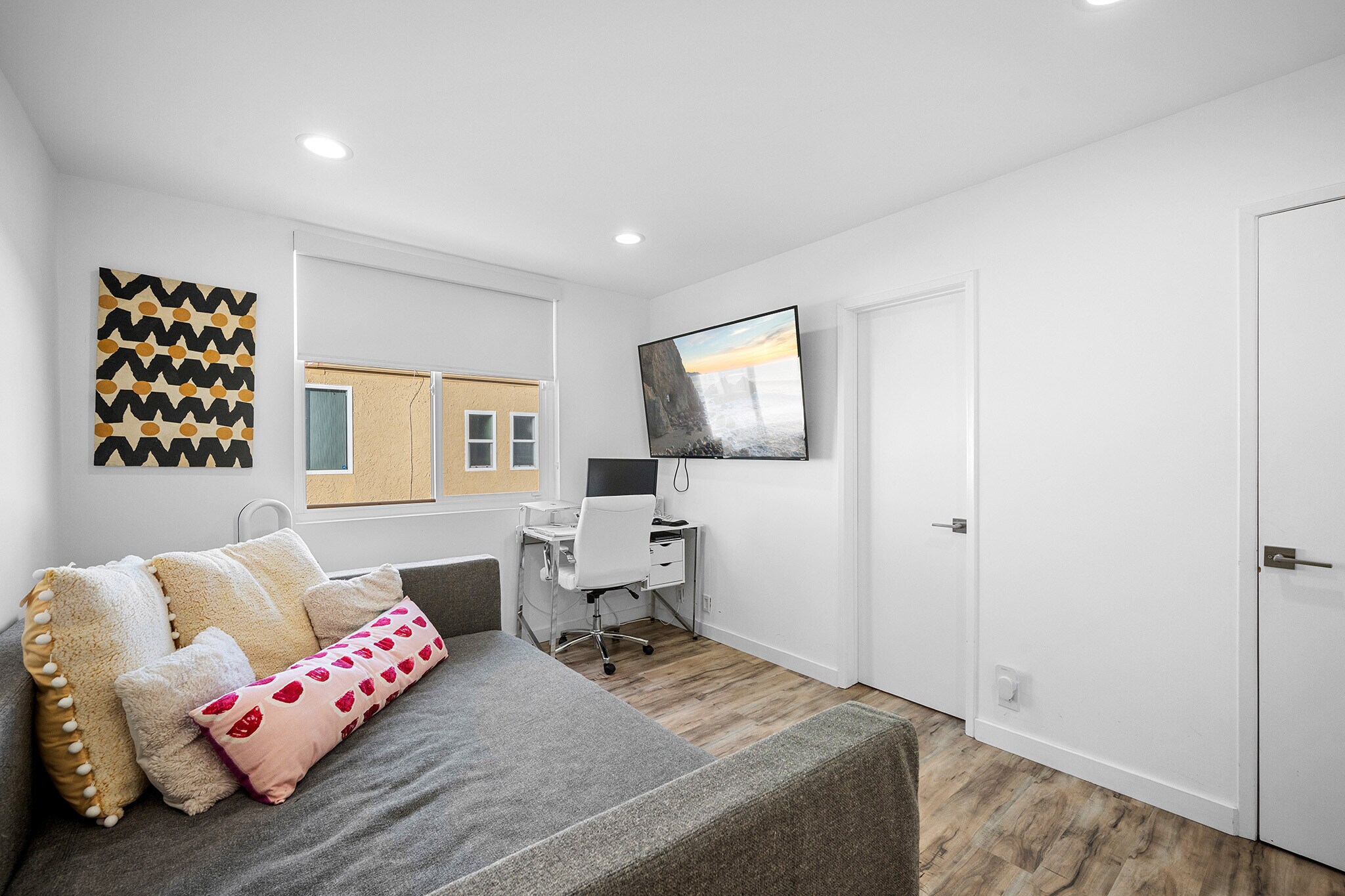 Building Photo - 5435 Yarmouth Ave