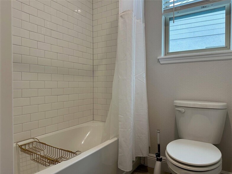 Building Photo - 18386 Oliver Twist Wy