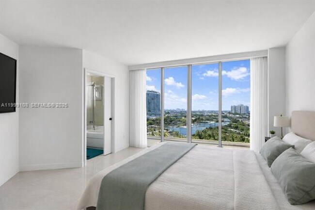 Building Photo - 7330 Ocean Terrace