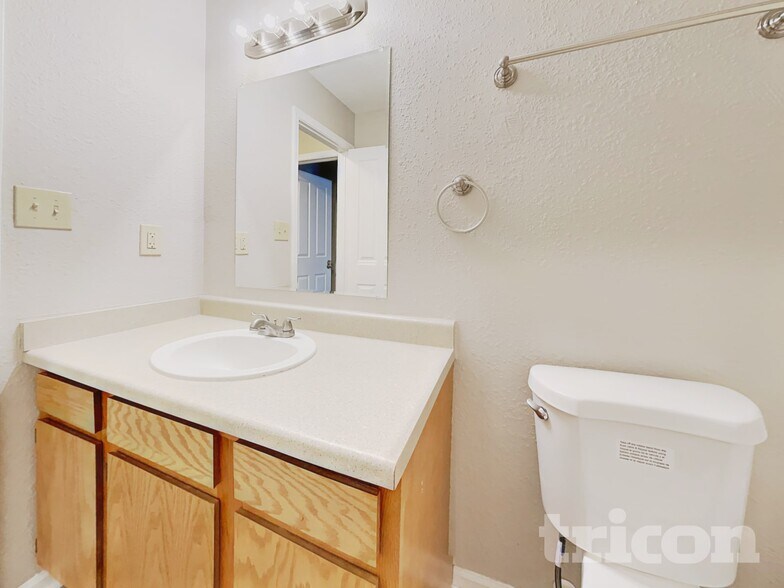 Building Photo - 7114 Harness Lakes Dr