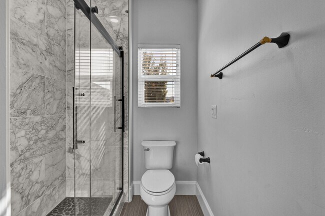 Building Photo - Luxury North Salt Lake Home with Mountain Views, Office & Fully Fenced Yard