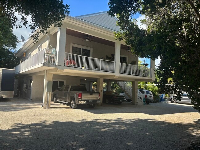 Building Photo - 263 Gardenia St