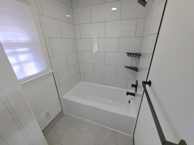 Building Photo - 3501 Montreal Way