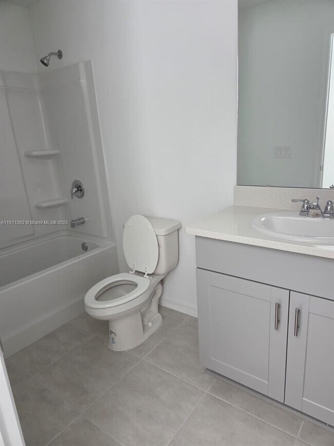 Building Photo - 3013 Skyline Lp