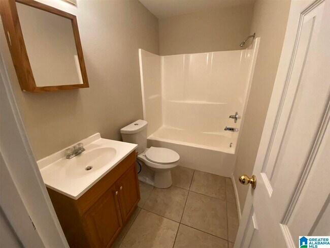 Building Photo - 510 Skyview Dr
