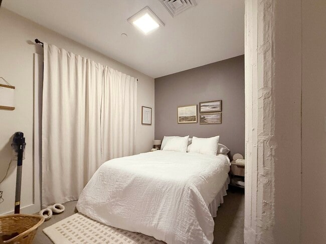 Building Photo - 121 Portland St