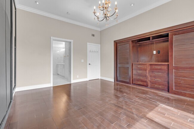 Building Photo - 138 Mayfair