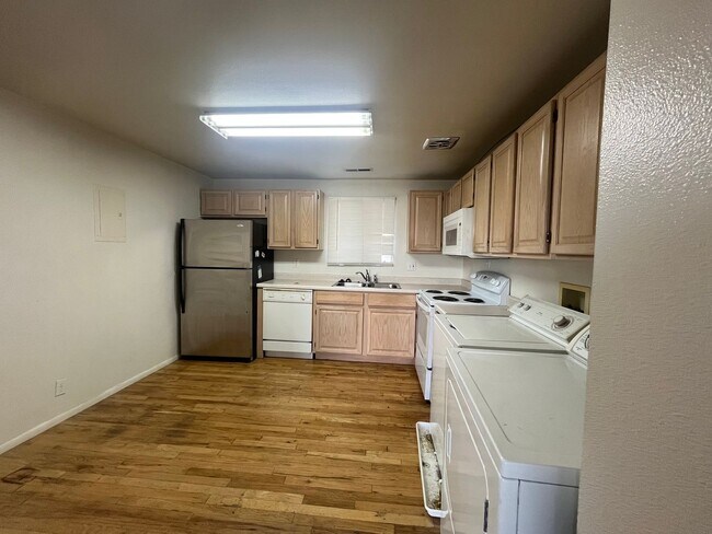 Building Photo - Lovely 2 Bedroom Apartment in Provo