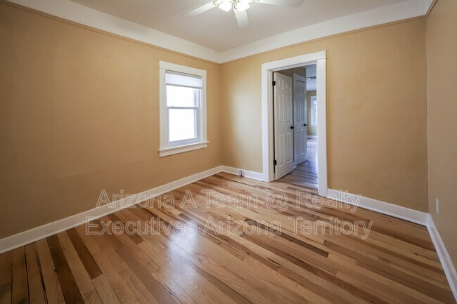 Building Photo - 2221 1st St