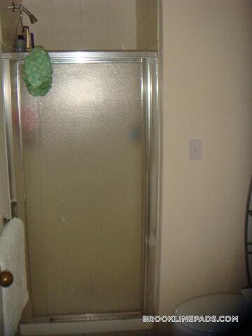 Building Photo - 4 Davis Ave