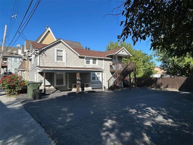 Building Photo - 11 McCullums Ln