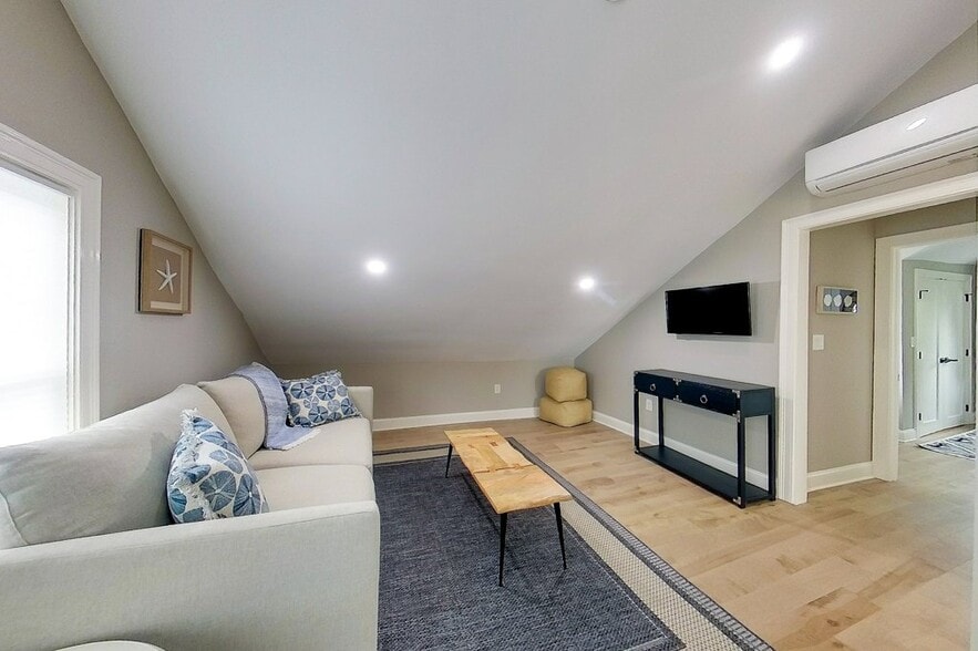 Building Photo - 30 Prospect Hill St