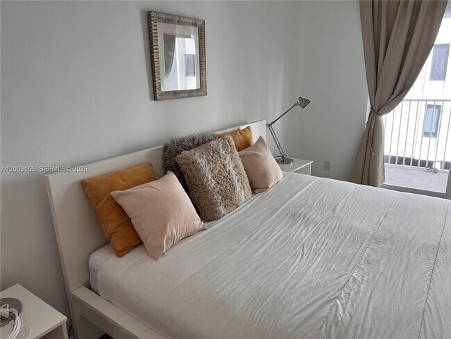 Building Photo - 240 Galen Dr