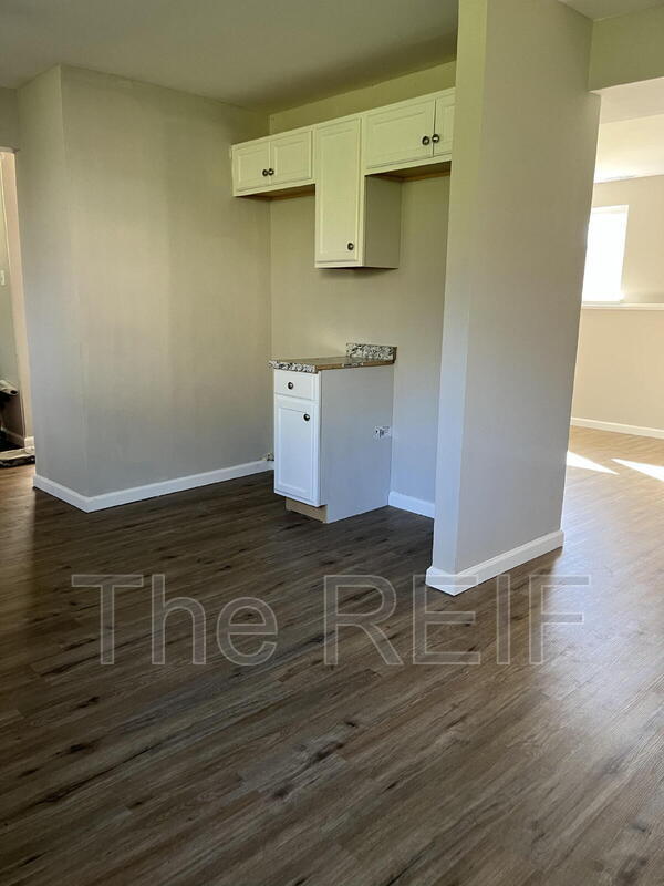 Building Photo - 5520 Bermuda Ln
